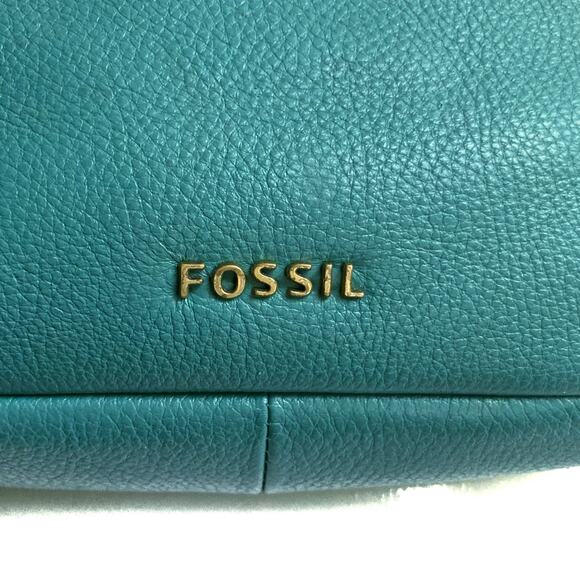 Fossil Teal Leather Crossbody Bag | Vintage Inspired | Fall City Street Style - Picture 8 of 16